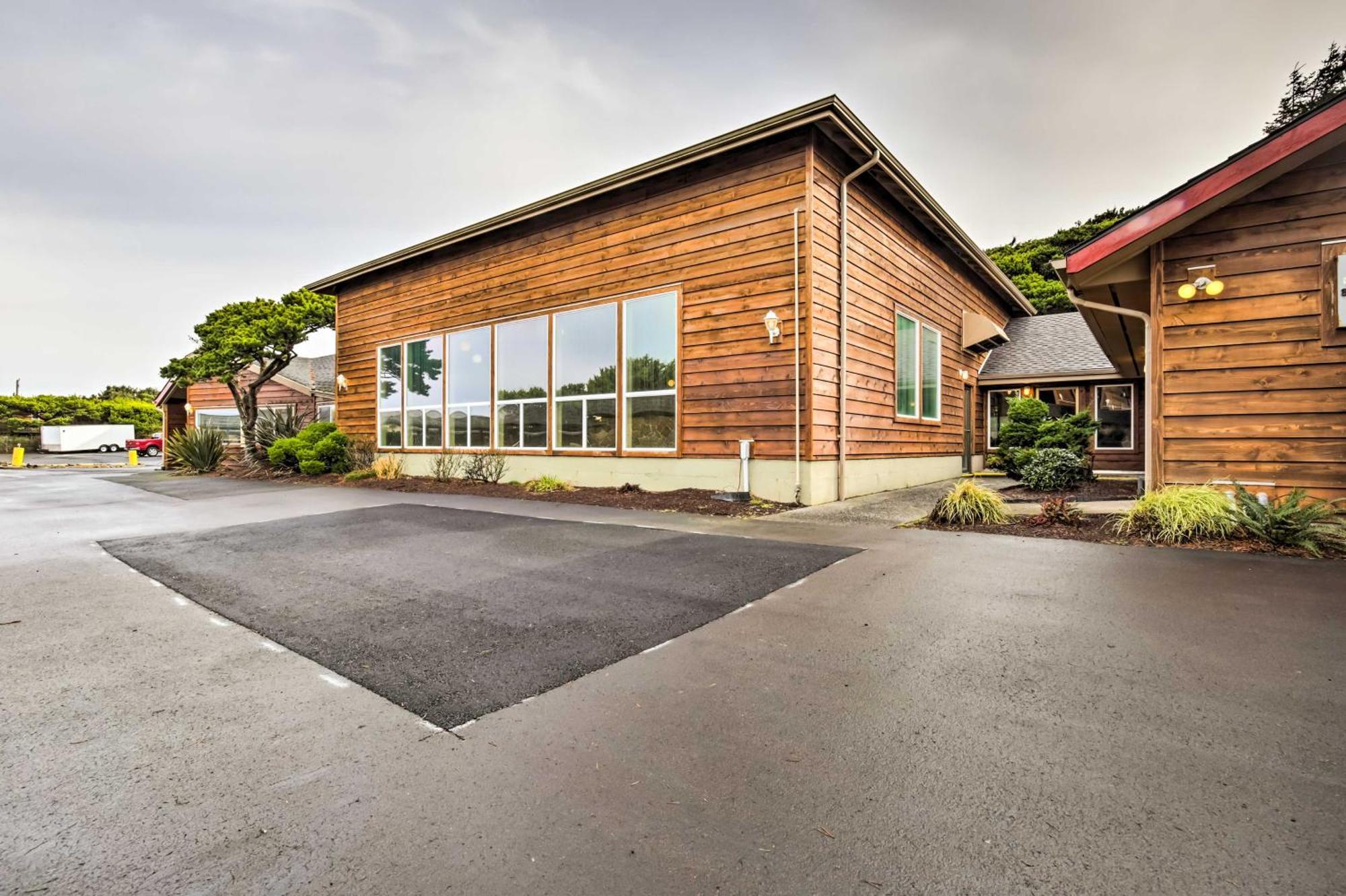 Beachfront Lincoln City Condo-Patio And Pool Access! エクステリア 写真