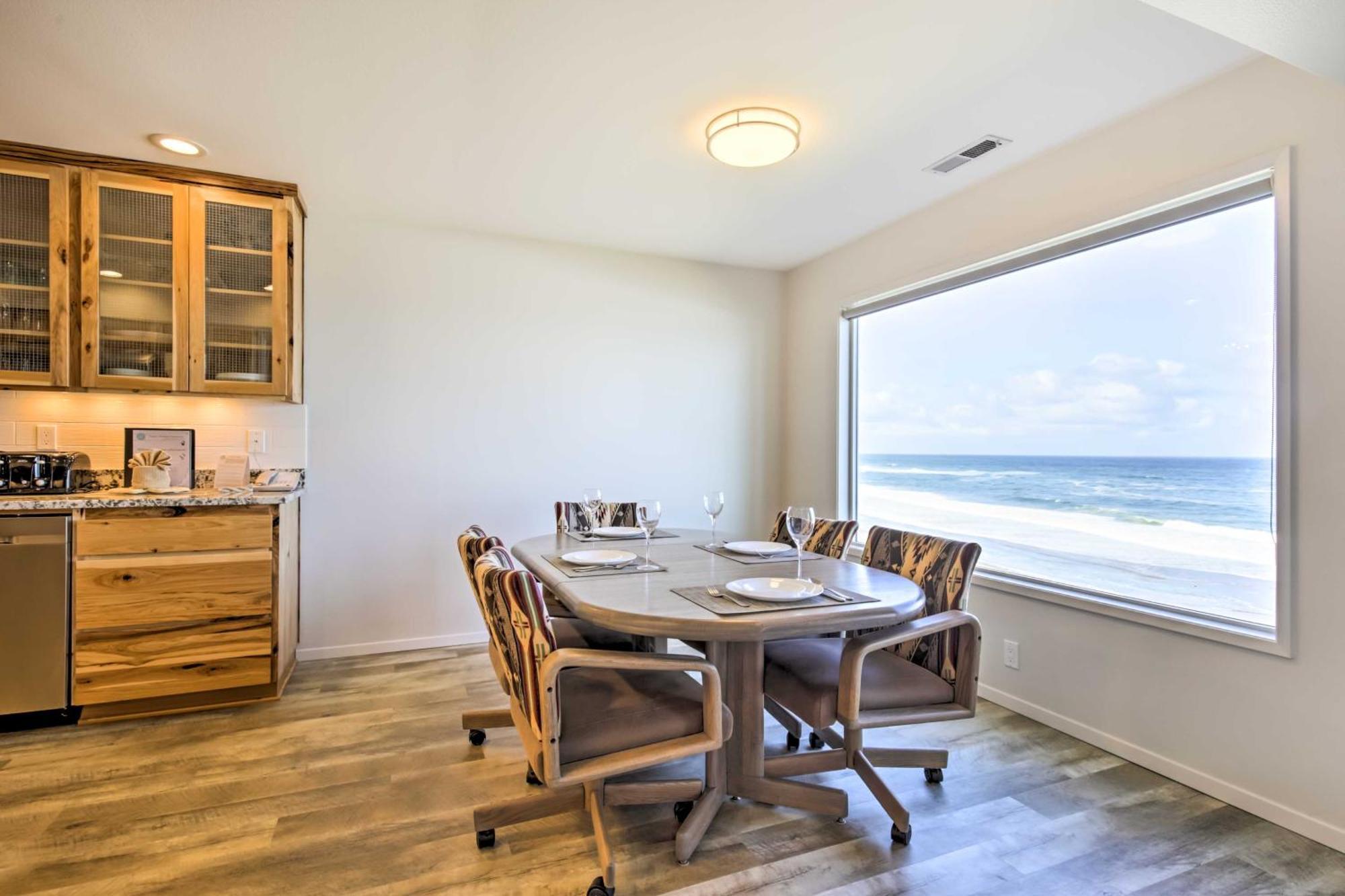 Beachfront Lincoln City Condo-Patio And Pool Access! エクステリア 写真