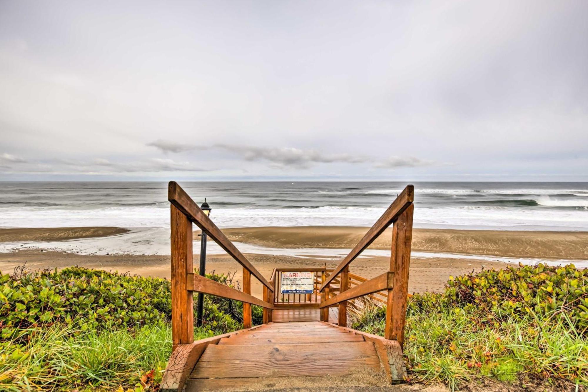 Beachfront Lincoln City Condo-Patio And Pool Access! エクステリア 写真